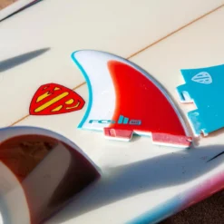AILERON SURF FCS II MR FREERIDE TWIN BLUE/RED/WHITE -Paradis Marin fcsii mr freeride lifestyle3 120 16 03 2023 10 26 55
