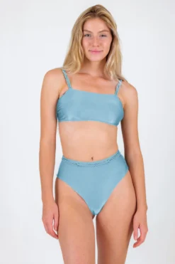 Set Mirante Bandeau-Reto Hotpants -Paradis Marin set mirante bandeau reto hotpants model front 03 scaled